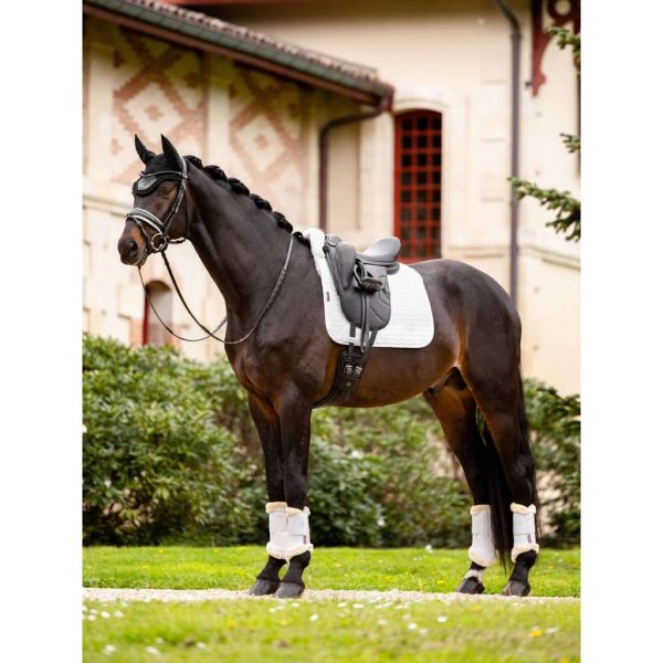 LeMieux Tapis de Selle ProLambs Square Half Lined Dressage Blanc Blanc Fashion